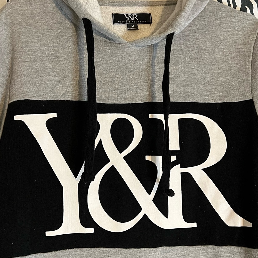 Young & Reckless sweatshirt, gray and black size M.
